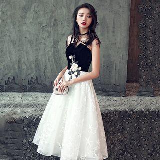 Spaghetti-strap Flower Applique Midi Prom Dress