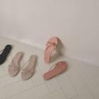 Knotted Strappy Flip-flops