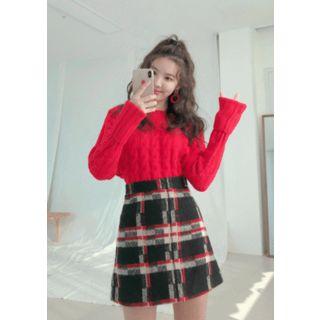 Extra Long-sleeve Cable Sweater