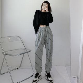 Lettering Wide-leg Jogger Pants / Cropped Sweatshirt