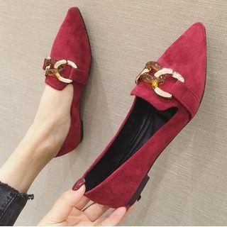 Pointy-toe Buckle Loafers