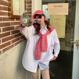 Mock Two-piece Shawl Applique Shirt