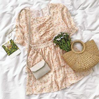 Short-sleeve Floral Square-neck Top / Floral Mini Skirt