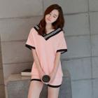 Set: Contrast Trim Short Sleeve V-neck T-shirt + Shorts