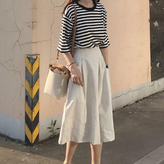 Short-sleeve Striped T-shirt / Capri Wide-leg Pants