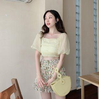 Puff Short-sleeve Top / Floral Shorts