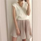 Sleeveless Knit Vest / Plain Pleated Skirt