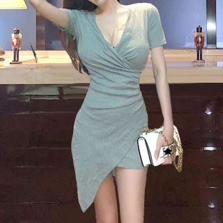 Short-sleeve V-neck Mini Sheath Dress