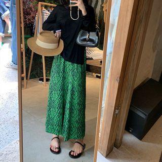 Long-sleeve T-shirt / Print Midi Skirt