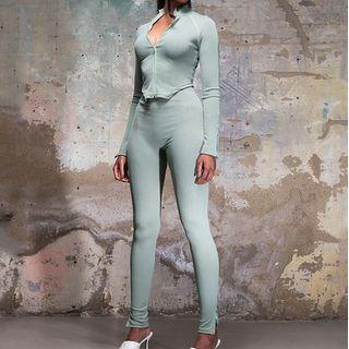 Set: Long-sleeve Zipped Cropped Top + Leggings