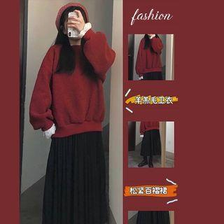 Fleece-lined Plain Sweatshirt + Elastic-waist Pleated Midi Skirt