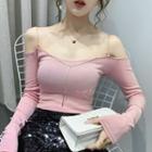 Cold-shoulder Chained T-shirt