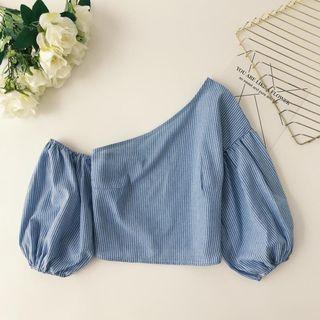 Short-sleeve Cold-shoulder Crop Top