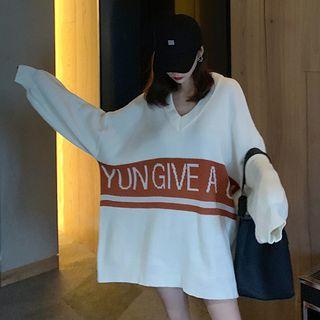 V-neck Lettering Loose-fit Sweater