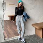 Lettering Slim-fit Crop T-shirt / Drawcord Loose-fit Jogger Pants