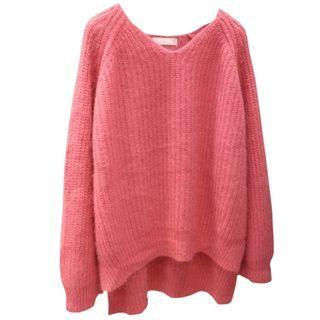 Dipback Sweater