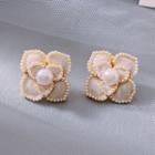 Flower Faux Pearl Earring 1 Pair - Gold & White - One Size