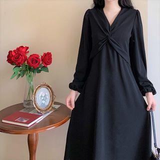 Long-sleeve V-neck Knot Dress