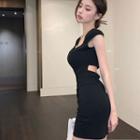 Sleeveless Cut-out Mini Sheath Dress Dress - Black - One Size
