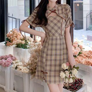 Short-sleeve Cut Out Plaid A-line Dress
