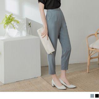 Buckled Plain Tapered Pants