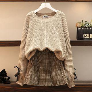 Perforated Sweater / Plaid A-line Skirt