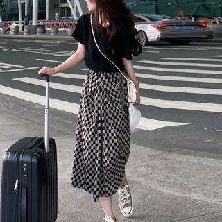 Lettering T-shirt / Checkerboard Midi A-line Skirt
