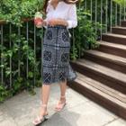 Band-waist Patterned H-line Skirt