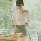 V-neck Elbow Sleeve Knit Top