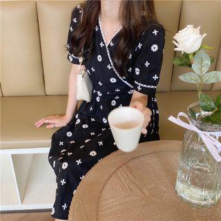 Short-sleeve V-neck Floral Embroidered Dress