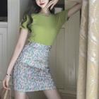 Plain Crop T-shirt / Pattern Mini Pencil Skirt