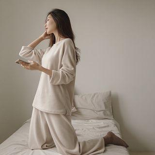 Loungewear Set: Textured Top + Pants