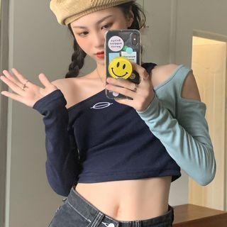 Two-tone Cold-shoulder Crop Top