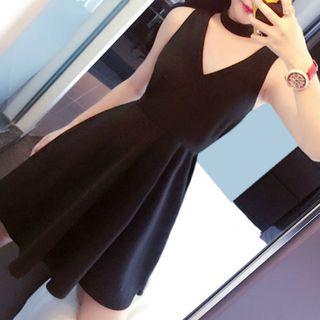 V-neck Sleeveless Hoop Accent Dress