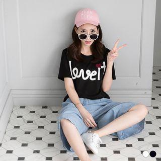 Love It Graphic T-shirt