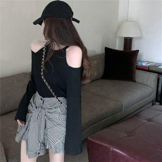 Long-sleeve T-shirt / Plaid Paneled Shorts