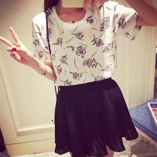 Set: Short-sleeve Floral Top + A-line Skirt