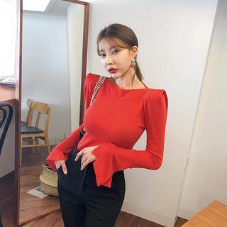 Sharp-shoulder Slim-fit Top