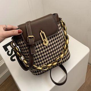 Houndstooth Chained Bucket Bag