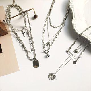 Metal Pendant Layered Choker Necklace
