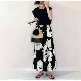 Set: Short-sleeve T-shirt + Print Wide Leg Pants Set Of 2 - T-shirt & Pants - Black - One Size