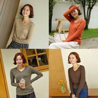 V-neck Colored Basic T-shirt