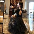 Long-sleeve Open Back T-shirt / Midi Layered Mesh Skirt