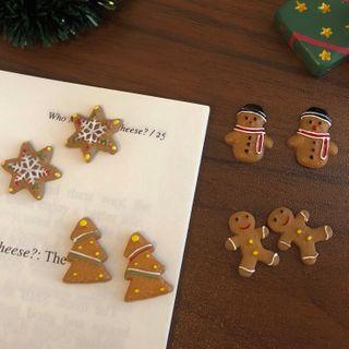 Gingerbread Ear Stud / Clip-on Earring