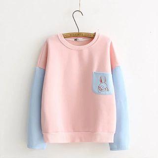 Contrast-color Pocket-accent Pullover
