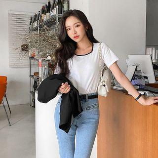 Square-neck Piped Slim T-shirt