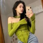 Asymmetrical Off-shoulder Cropped T-shirt