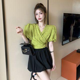 Short-sleeve V-neck Blouse / Puffy Shorts
