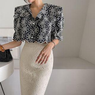 Wide-collar Flower Embroidery Blouse