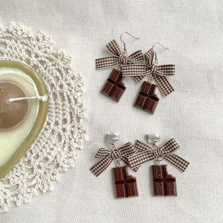 Houndstooth Ribbon Chocolate Dangle Earring